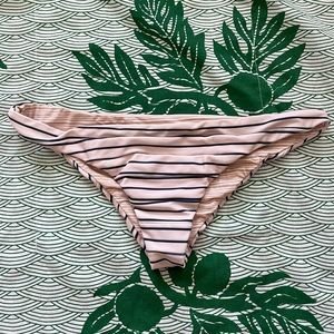 ❌ s o l d ❌ Acacia swimwear Waikoloa bottoms size s, cape cod